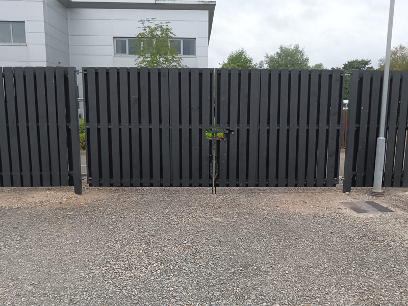 Project Completion: Hit and Miss Timber Fencing for Leicester Company
